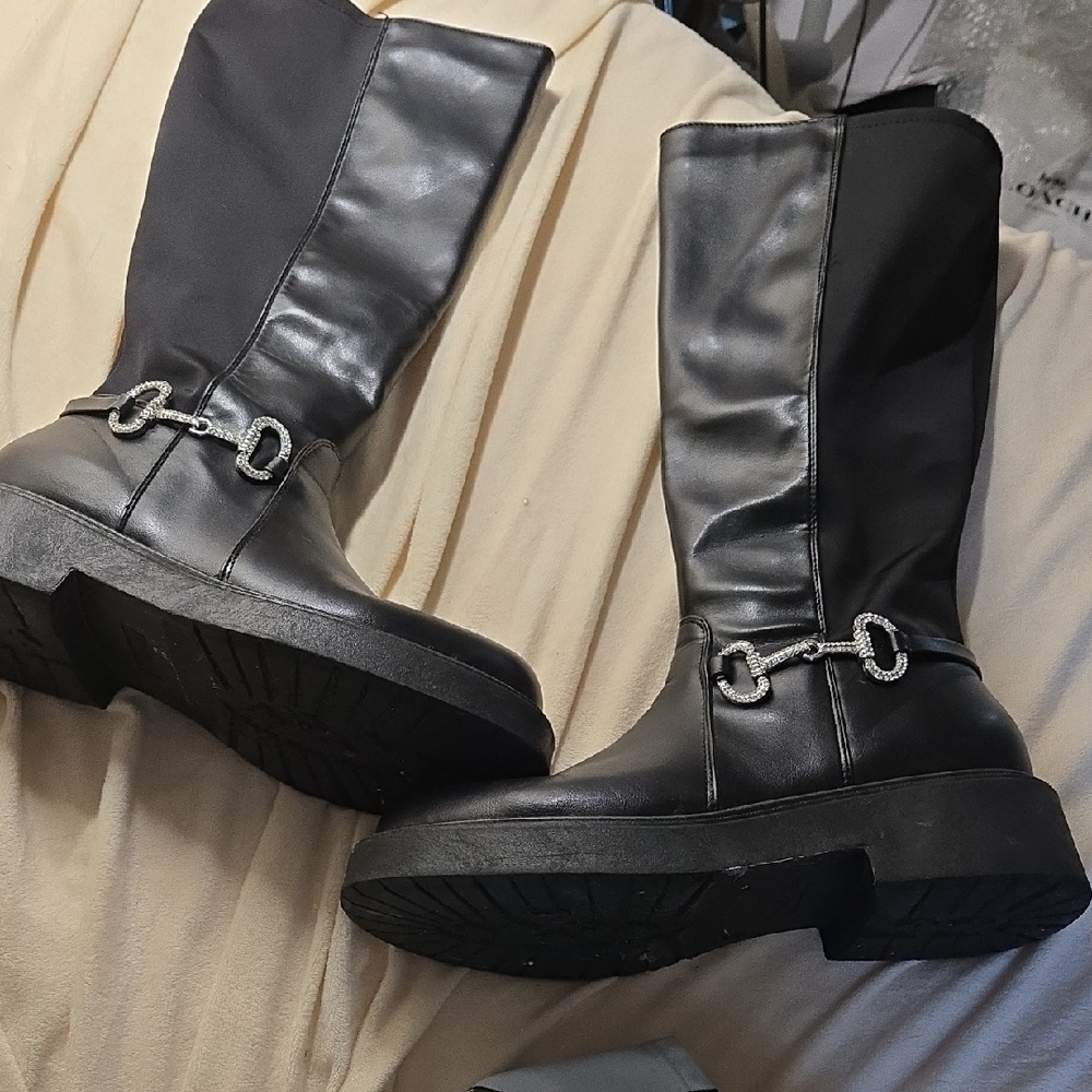Stylish Black Moto Boots with Silver Accents